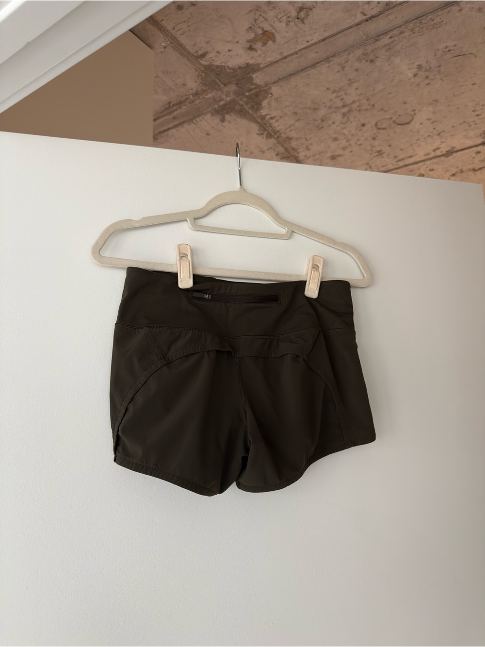 lululemon athletica Women’s Athletic Running Shorts - green - Picture 2 of 2